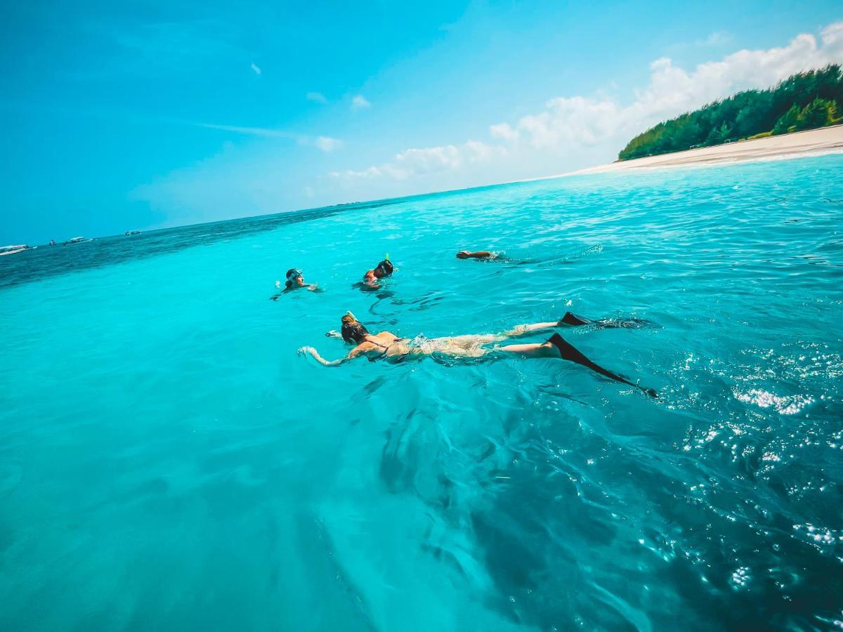 Zanzibella Hotel & Spa Kiwengwa  Dış mekan fotoğraf Snorkeling in the Maldives