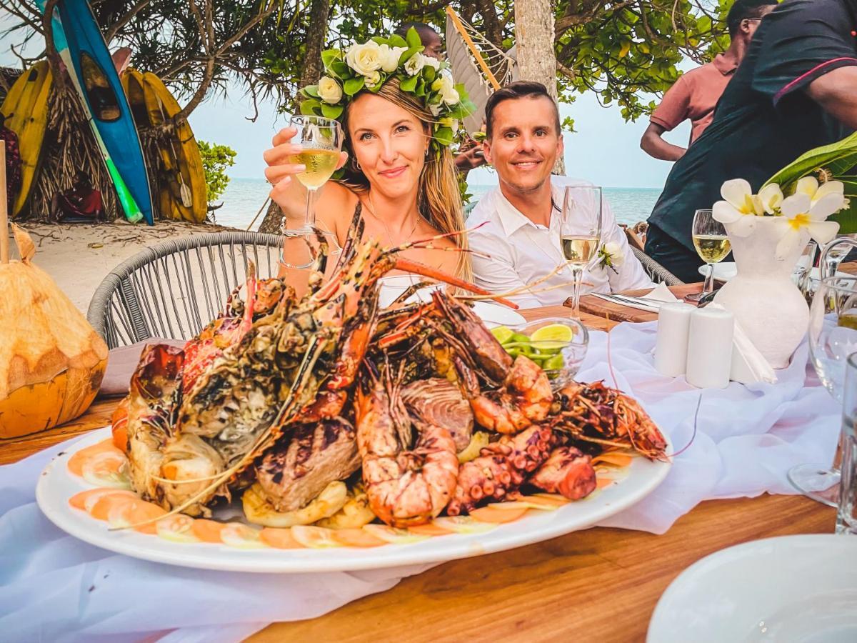 Zanzibella Hotel & Spa Kiwengwa  Dış mekan fotoğraf A seafood platter