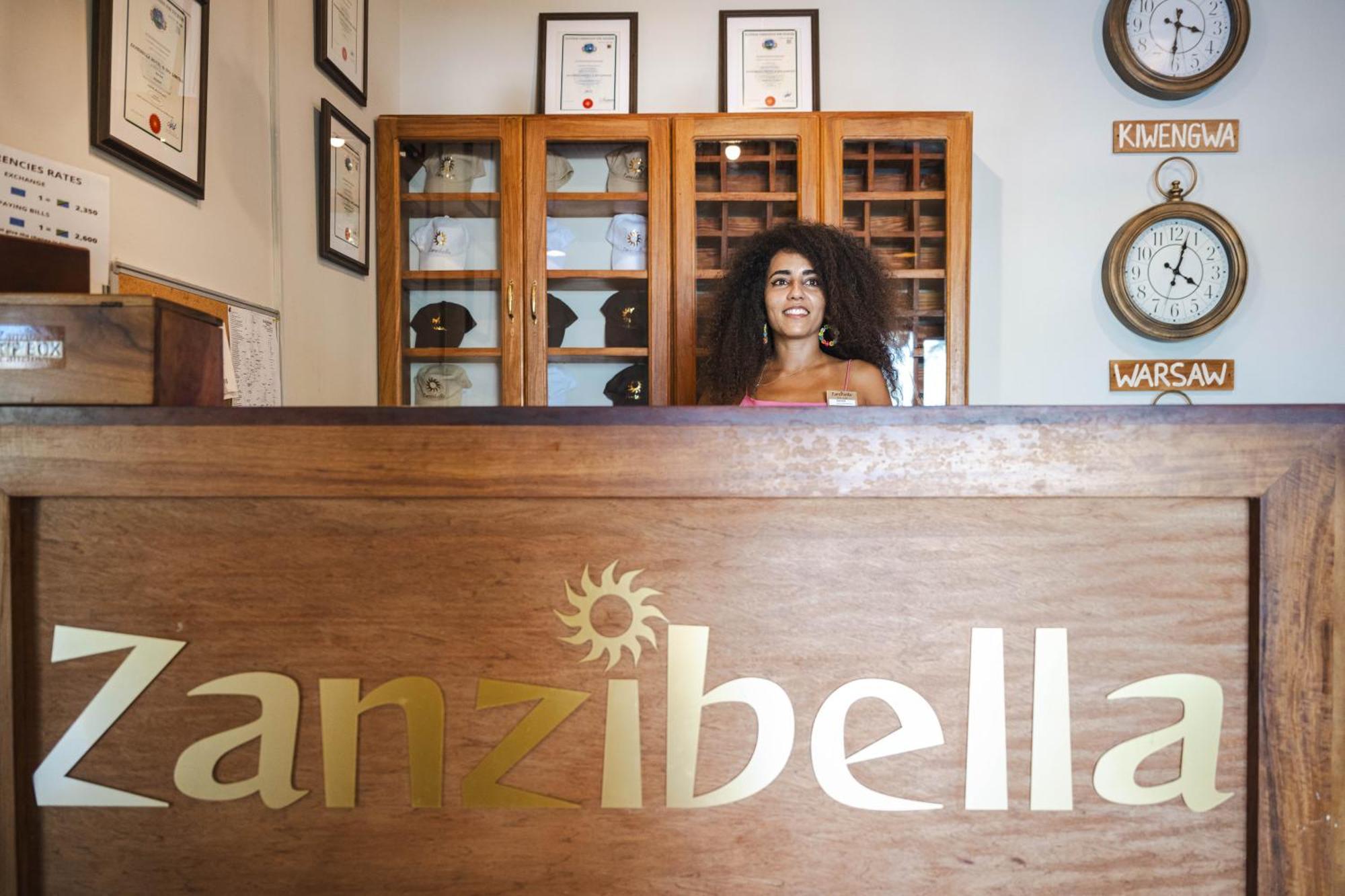 Zanzibella Hotel & Spa Kiwengwa  Dış mekan fotoğraf Reception desk at a Zaribella salon