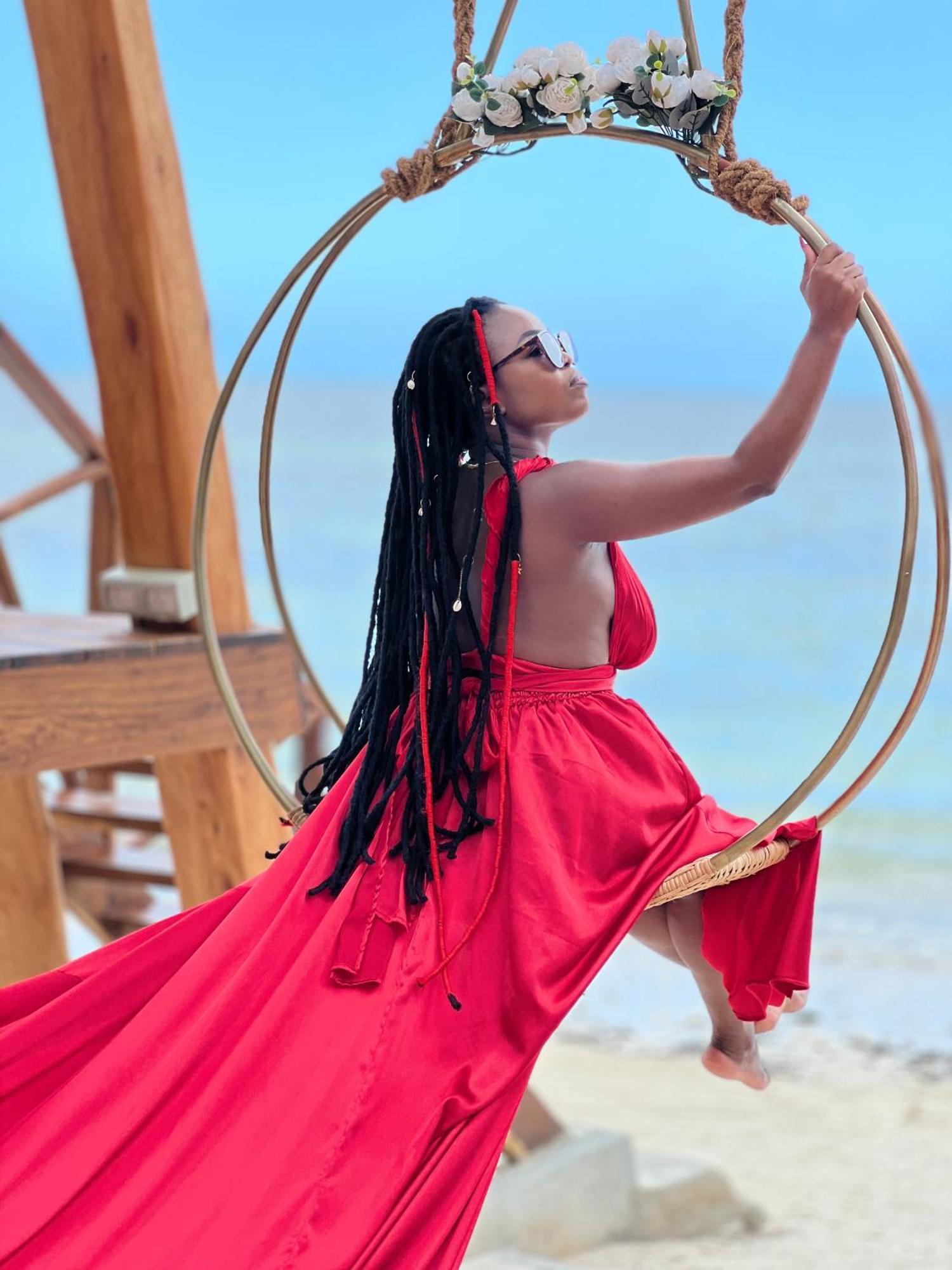Zanzibella Hotel & Spa Kiwengwa  Dış mekan fotoğraf A woman with locs